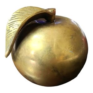 Vintage 1970S Heavy Solid Brass Apple Paperweight  Detailed Etched Leaf